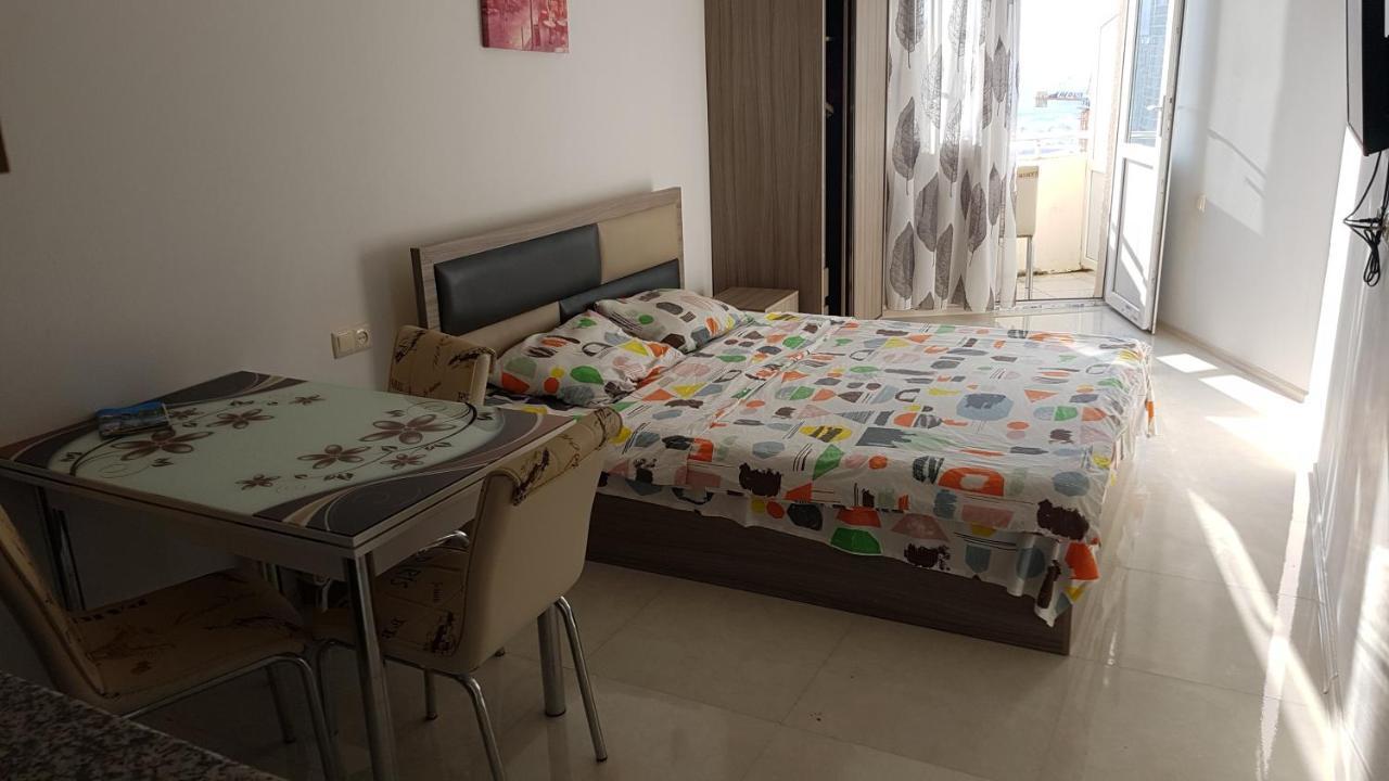 Sky-G Sea View Apartment Batumi Luaran gambar