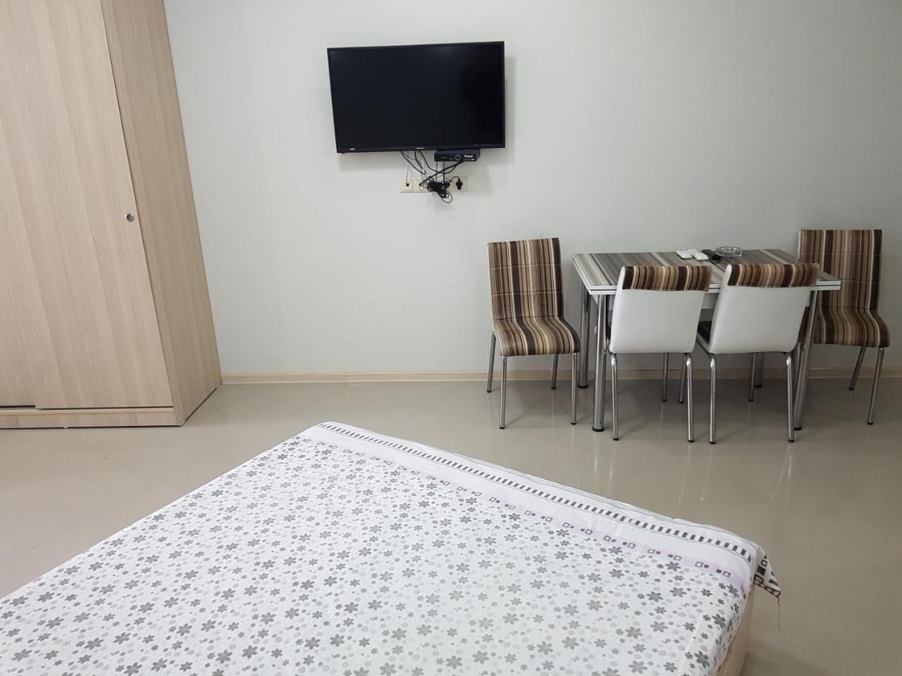 Sky-G Sea View Apartment Batumi Luaran gambar